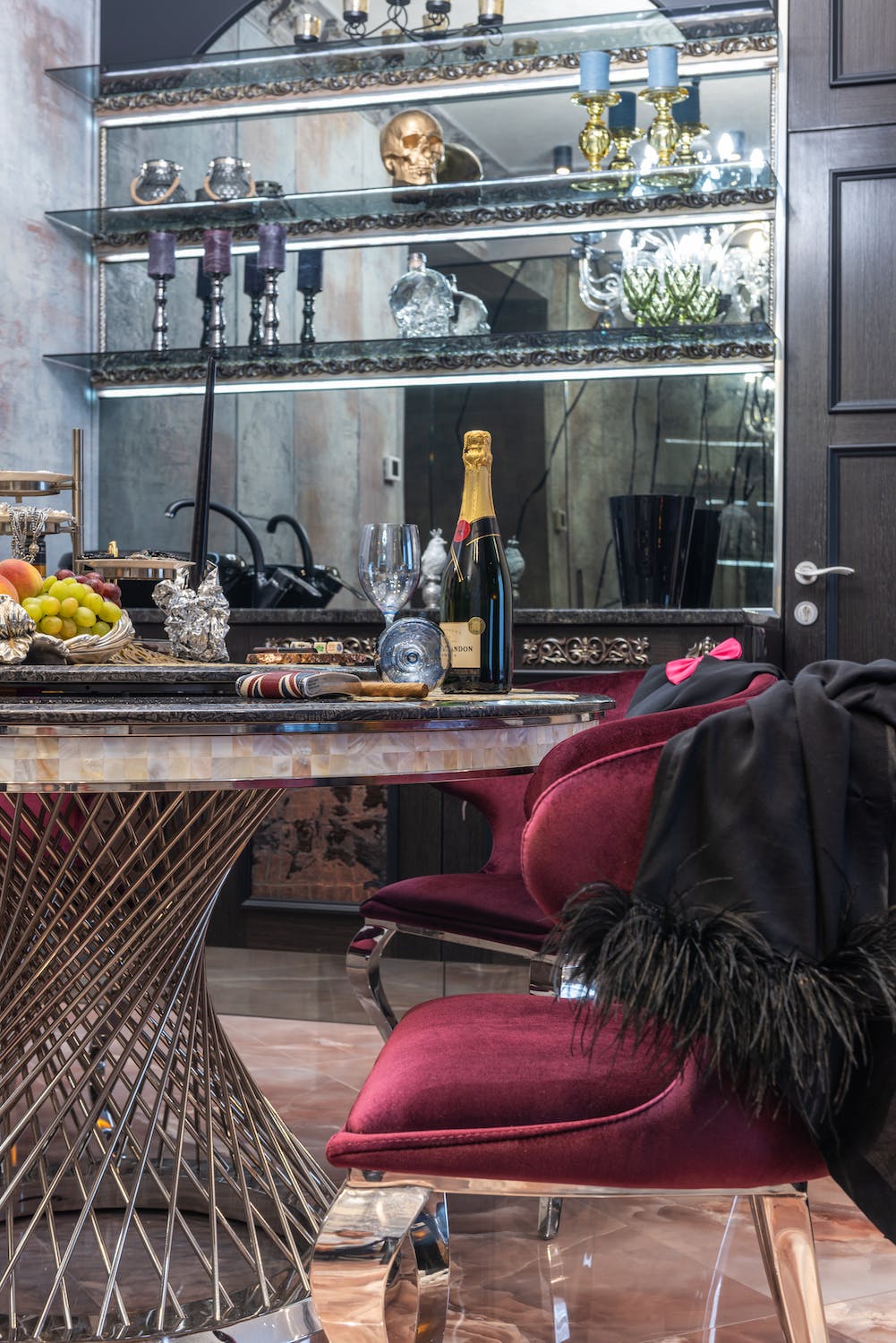 Save Time: How Interior Designers Simplify Your Space